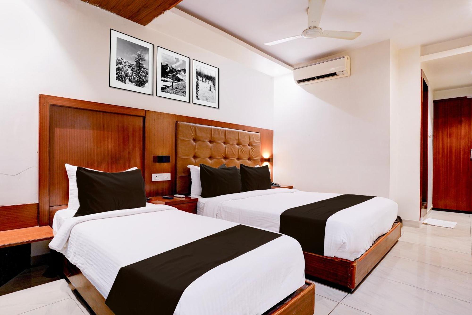 Super Townhouse Oak Times Square Le Western Βομβάη Εξωτερικό φωτογραφία
