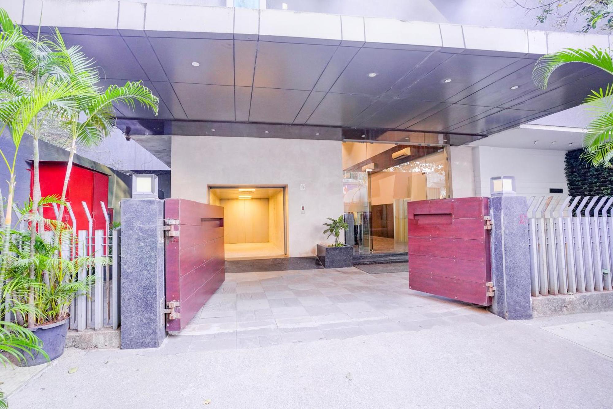 Super Townhouse Oak Times Square Le Western Βομβάη Εξωτερικό φωτογραφία
