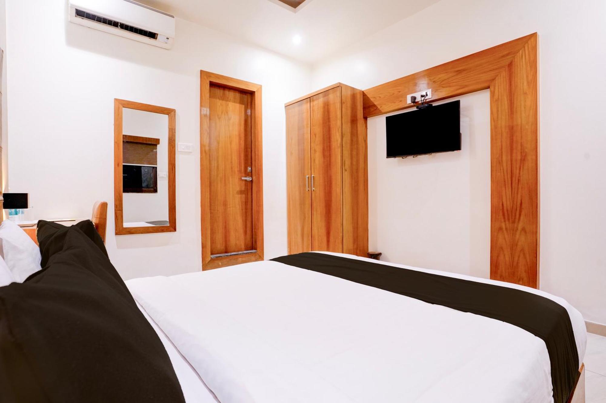 Super Townhouse Oak Times Square Le Western Βομβάη Εξωτερικό φωτογραφία