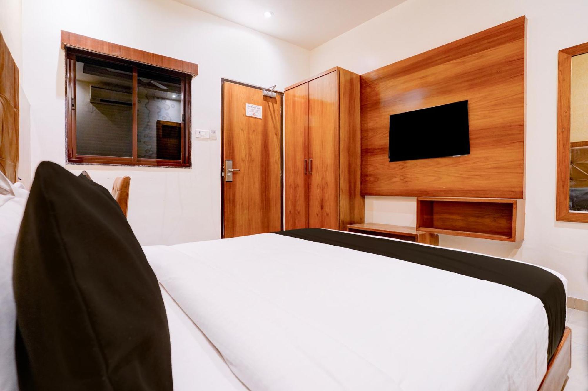 Super Townhouse Oak Times Square Le Western Βομβάη Εξωτερικό φωτογραφία