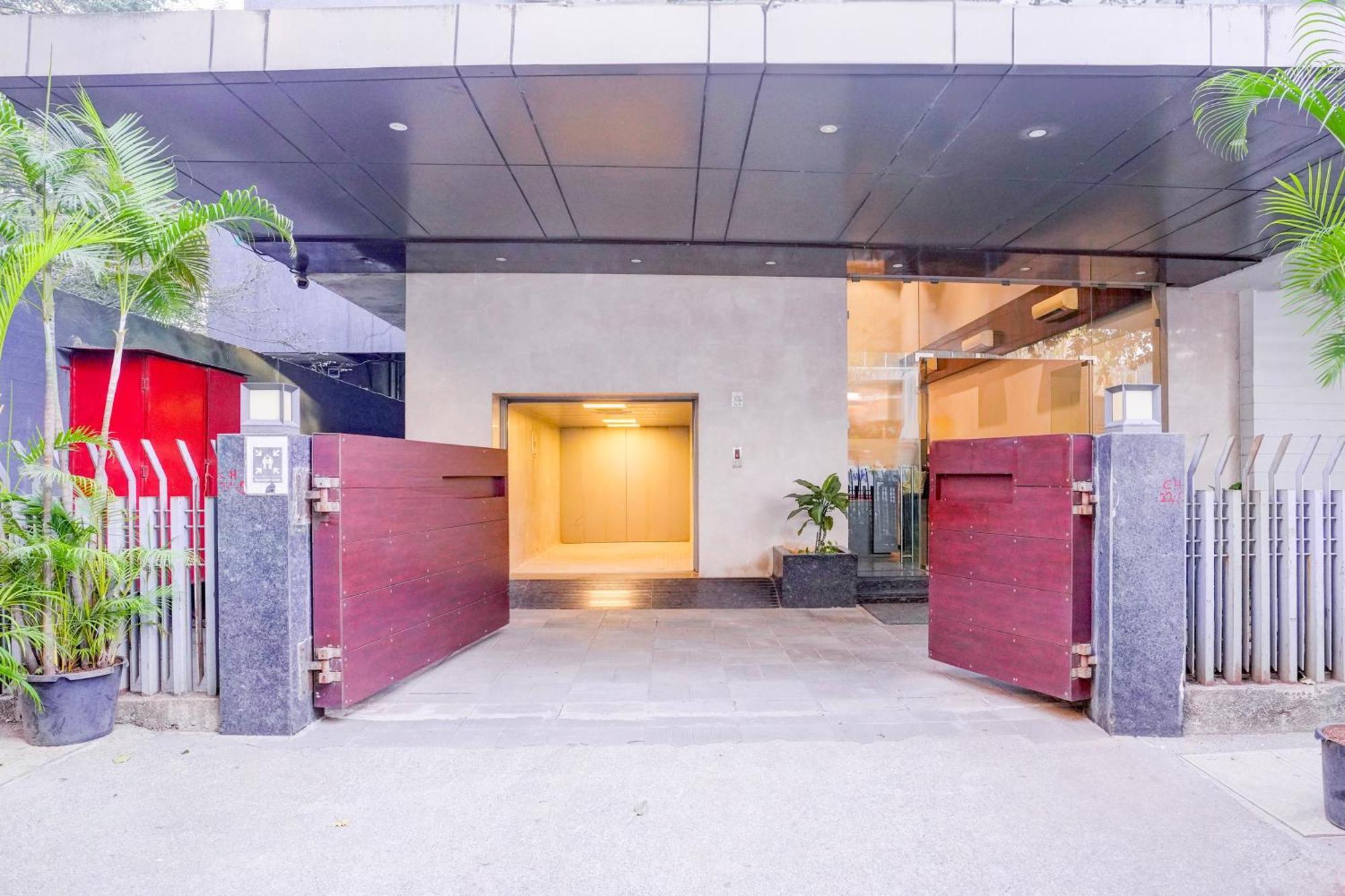 Super Townhouse Oak Times Square Le Western Βομβάη Εξωτερικό φωτογραφία