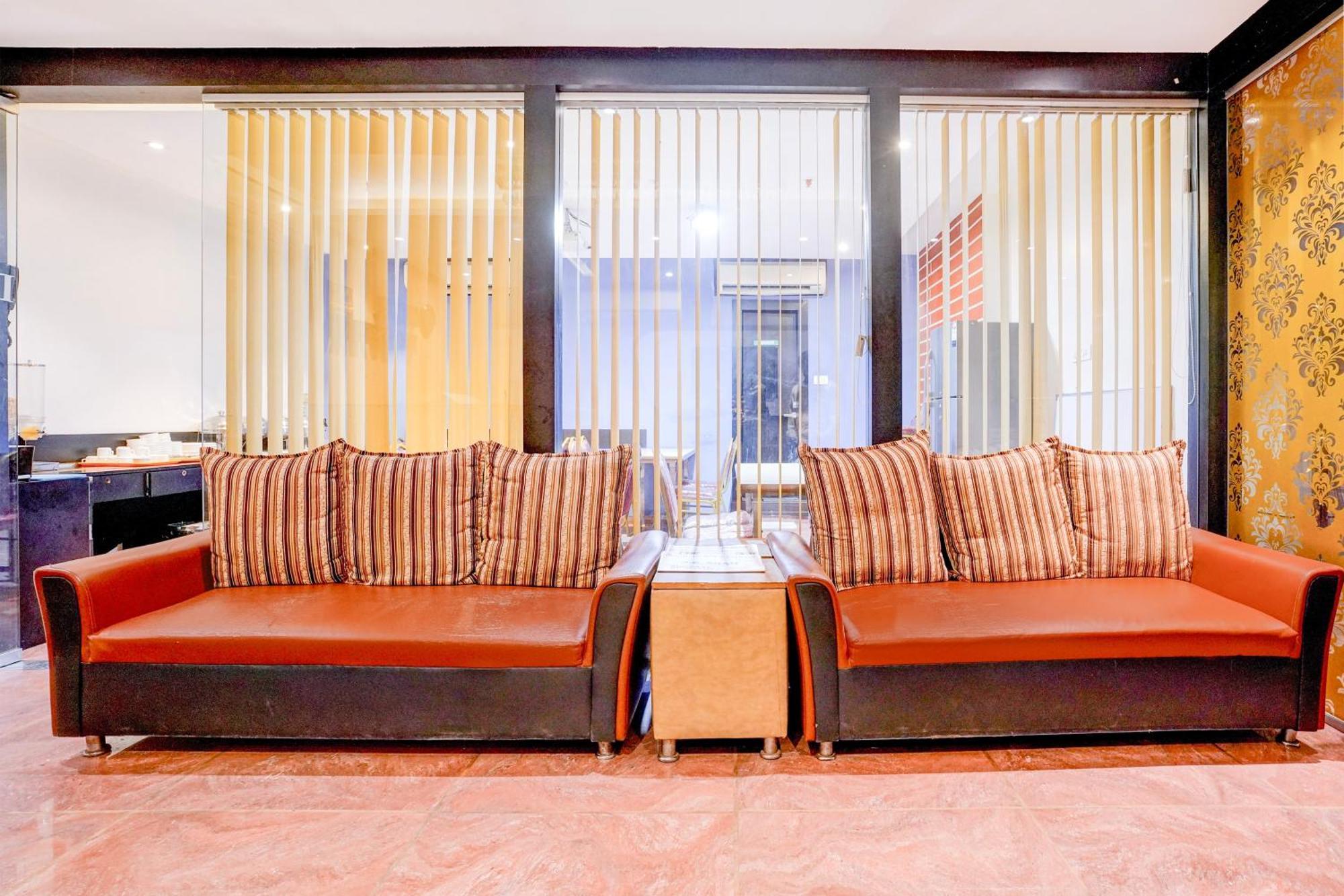 Super Townhouse Oak Times Square Le Western Βομβάη Εξωτερικό φωτογραφία