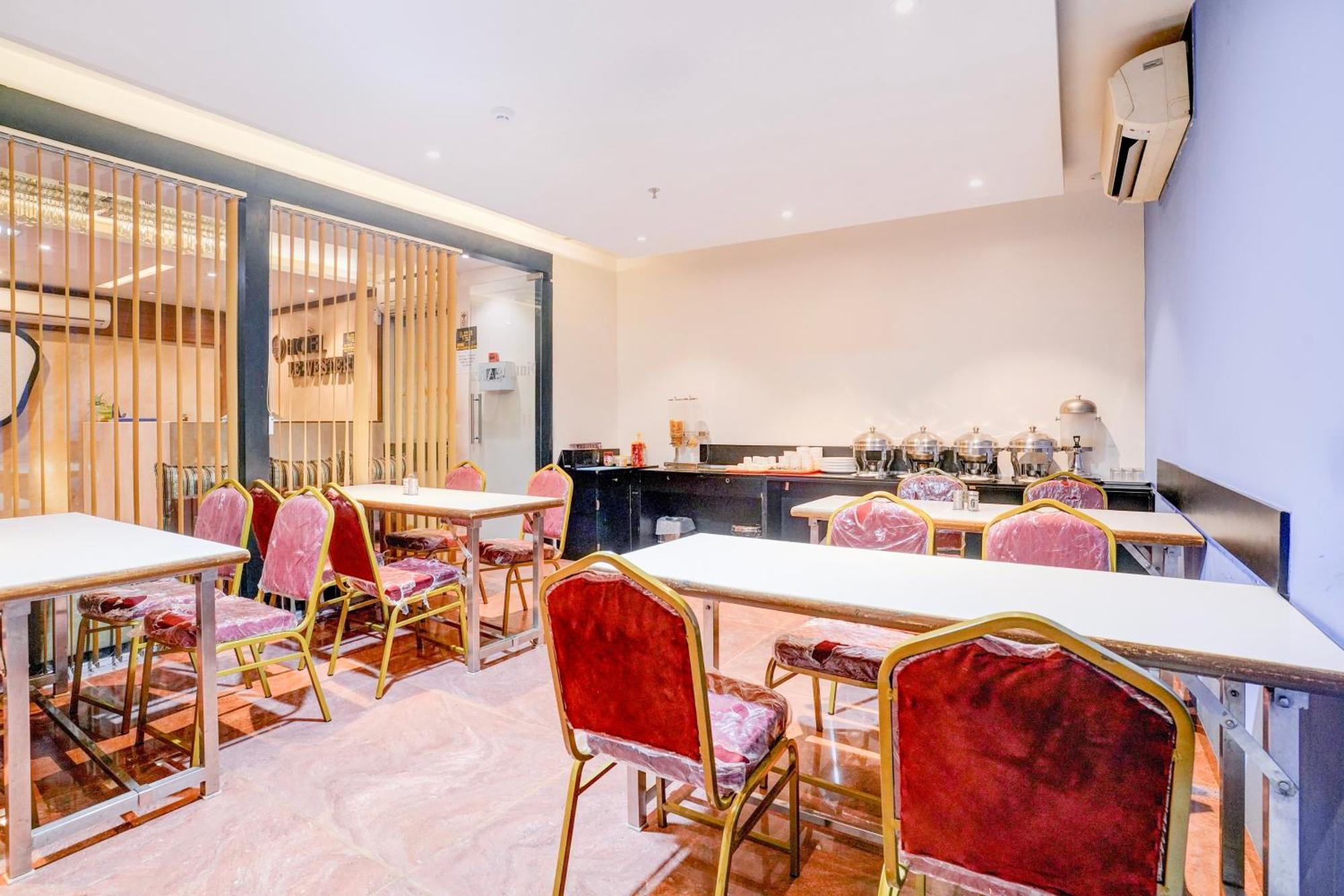 Super Townhouse Oak Times Square Le Western Βομβάη Εξωτερικό φωτογραφία